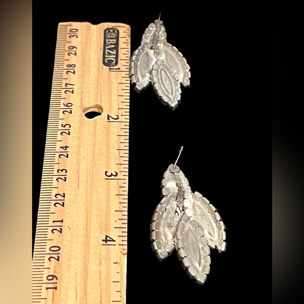 Vintage rhinestone and onyx drop earrings - Picture 5 of 5